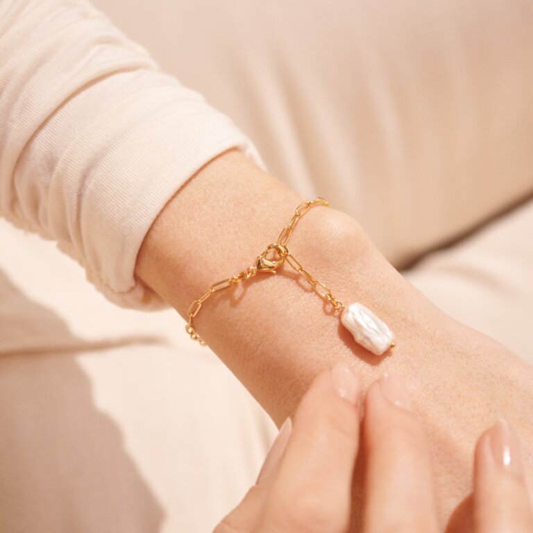 Lumi Pearl Gold Chain Bracelet