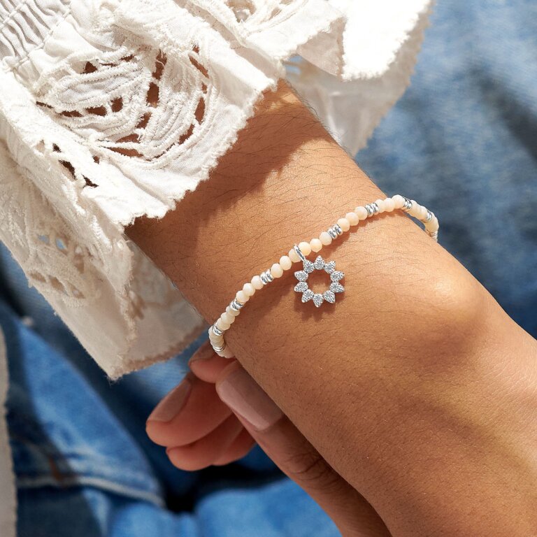 Boho Beads Sun Bracelet In White And Silver Plating