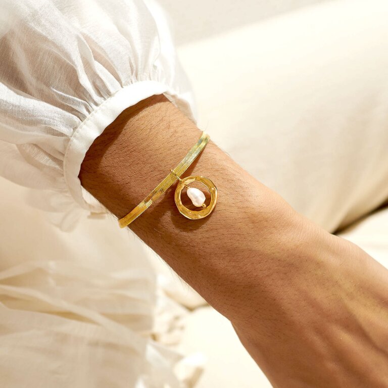 Solaria Baroque Pearl Pendant Bracelet In Gold Plating