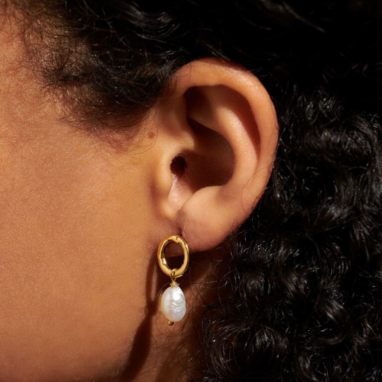 Solaria Baroque Pearl Loop Hoop Earrings In Gold Plating